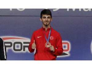 Darıcalı karateci, İstanbul’dan altın madalya ile döndü