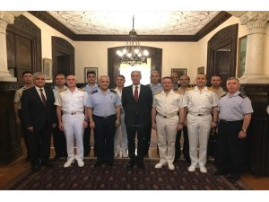 Milli Savunma Bakanlığı heyeti Atina’da Büyükelçi Özügergin ile toplantı yaptı