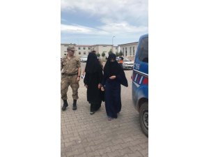 Akçakale’de DEAŞ’lı 2 kadın yakalandı