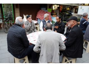 Konya’da garipler "Gül iftarı" ile sevindiriliyor