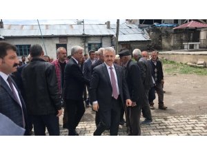 Arslan ve Kılıç arazi kavgasında 6 kişinin öldüğü köyde taziye ziyaretinde bulundu