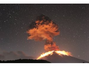 Bali’deki Agung Yanardağ patladı