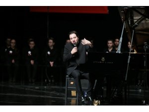 Dünyaca ünlü piyanist Fazıl Say Bursa’da öğrencilerle sahne aldı