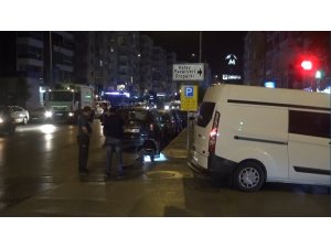 İzmir’de baba ve oğul silahla yaralandı