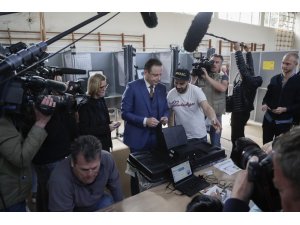 Belçikalı seçmenler AP ve yerel seçimler için sandık başında