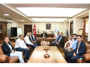 AK Parti heyeti Rektör Turgut’u tebrik etti