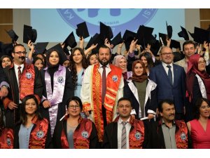 KMÜ Sağlık Hizmetleri MYO’da mezuniyet sevinci