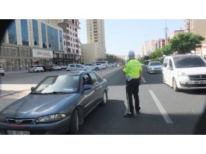 Vali Yaman bayram öncesi trafik denetimine katıldı
