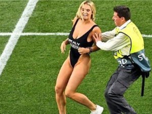 Şampiyonlar Ligi finalinde sahaya giren Kinsey Wolanski'nin takipçi sayısı uçtu