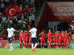 Muhteşem zafer! Türkiye-Fransa: 2-0