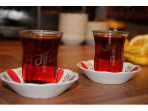 Bu çay evinde her müşterinin kendine özel bardağı var