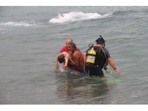 Giresun’da serinlemek için arkadaşı ile denize giren çocuk kurtarılamadı