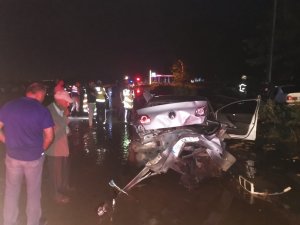 Tokat’ta çamurlu yolda 3 araç çarpıştı: 4 yaralı