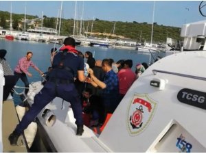 Kuşadası Körfezi’nde 22’si çocuk 54 kaçak göçmen yakalandı