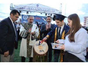 Ardahan Üniversitesi’nde görkemli mezuniyet töreni