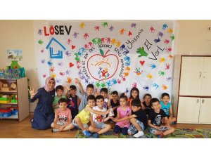 Minikler, lösemili çocuklar için “yaşama el ver”diler