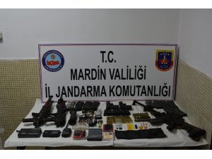 Mardin’de teröristlere ait çok sayıda mühimmat ele geçirildi