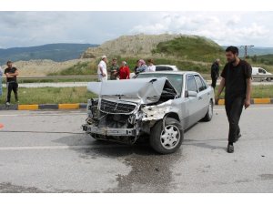 Tosya D100 Karayolunda Kaza Ucuz Atlatıldı