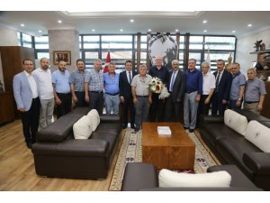 Eskişehir Muhacir Dernekleri Federasyonu’ndan Başkan Kurt’a tebrik ziyareti
