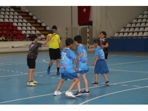 Mini Mini Hentbol Türkiye Şampiyonası başladı