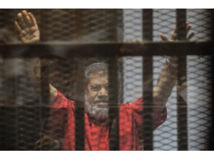 Eski Mısır Cumhurbaşkanı Mursi hayatını kaybetti