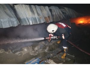Mersin’de çıkan fabrika yangını kontrol altına alındı