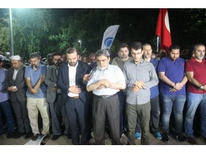 Beşiktaş’taki Mısır konsolosluğu önünde  Mursi için gıyabi cenaze namazı