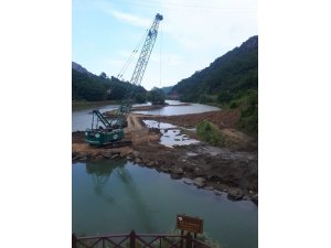 Sera Gölü’nü çamur ve balçıktan temizlemek için çalışmaları sürüyor