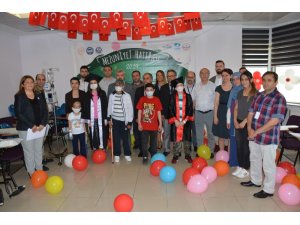 Hastane sınıfı karne sevinci