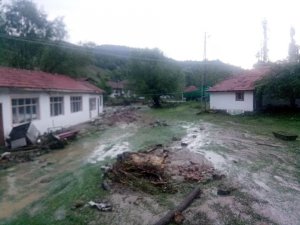 Kızılcahamam’da aşırı yağışlar sele neden oldu