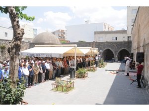 Cizre’de Mursi için gıyabi cenaze namazı kılındı