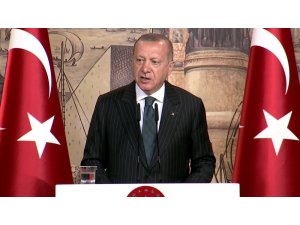 Cumhurbaşkanı Erdoğan: "Kalemini terör örgütleri emrine verenler bizim nezdimizde asla gazeteci olamazlar"