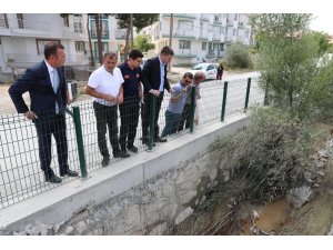Burdur Belediye Başkanı Ercengiz, yağıştan zarar gören mahalleleri inceledi