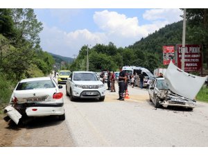 Bolu’da tatil yolunda kaza: 4 yaralı
