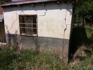 Bingöl’de heyelan nedeniyle iki ev boşaltıldı