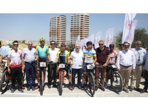 Türk sporcular Mardin’deki dağ bisikleti yarışlarına damga vurdu