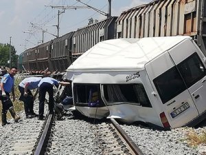 Mersin'de tren kazası: Ölü ve yaralılar var...