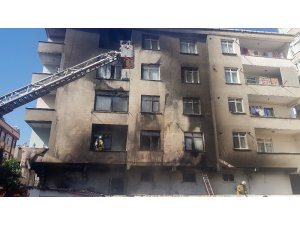 Bağcılar’da 5 katlı binada çıkan yangın paniğe neden oldu