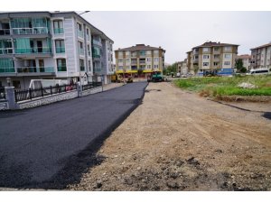 Çorlu Belediyesi asfaltlama çalışmalarını sürdürüyor