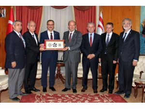 KKTC Başbakanı Tatar, Türkiye’den gelen heyeti kabul etti