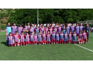Trabzonspor Futbol Okulu’ndan miniklere turnuva