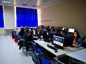 Ortaokul ve Lise Öğrencilerine “Siber Güvenlik ve Kodlama” Eğitimi verildi