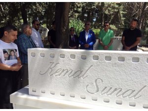 Kemal Sunal vefatının 19’uncu yılında mezarı başında anıldı