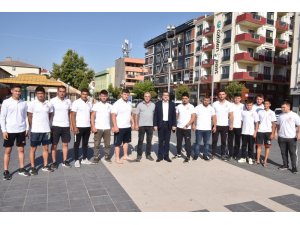Çan Belediye Başkanı Öz, güreşçileri Kırkpınar’a uğurladı
