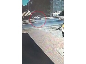 Ağrı’da yaşanan trafik kazası güvenlik kamerasına yansıdı