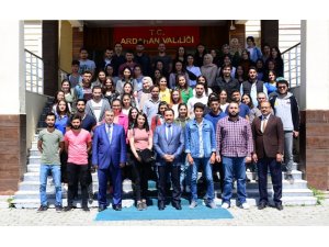 Vali Mustafa Masatlı, İŞKUR’un üniversite öğrencilerine yönelik sosyal destek programının tanıtım toplantısına katıldı