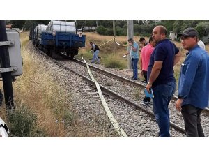 Trenin çarptığı kişi öldü