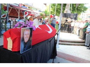 Giresun eski milletvekillerinden Mehmet Ali Karadeniz son yolculuğuna uğurlandı