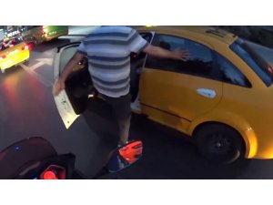 Şişli’de minibüs şoförü taksiciyi darp etti