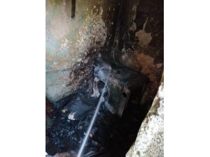 Hatay’da bir eve ait depoda yangın